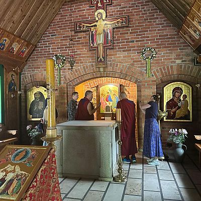 Mnisi tybetańscy na świętej Górze Polanowskiej grafika