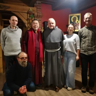 Pielgrzymi z daleka grafika